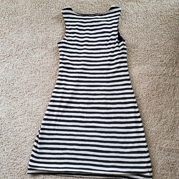 Sleeveless assymetric gathered dress - Picture 2 of 5